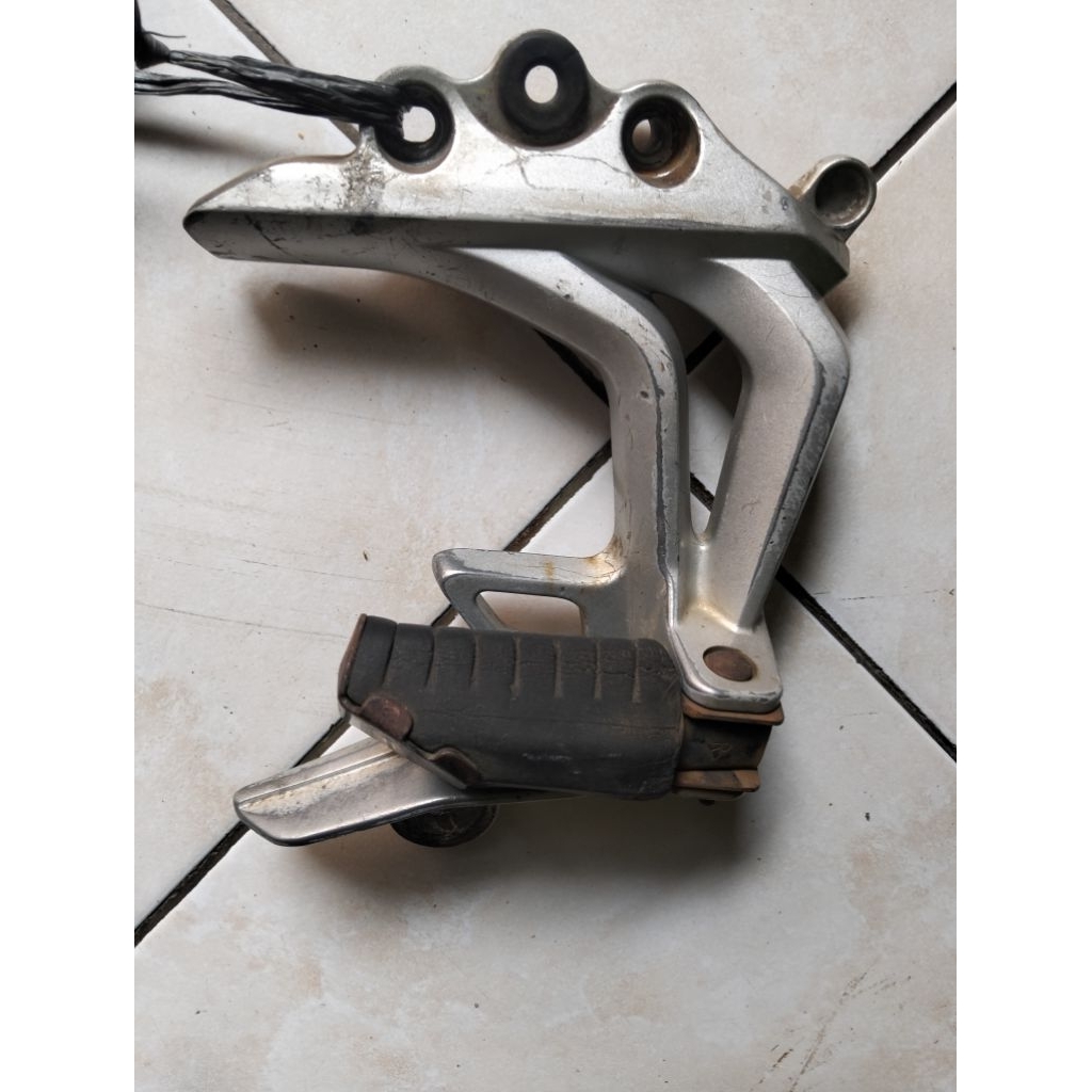 Foot step Kanan Jupiter Z robot, Jupiter Z salip. ORI copotan