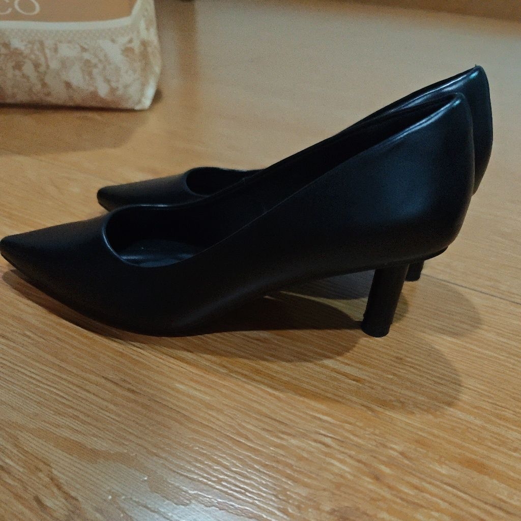 sepatu heels urban & co