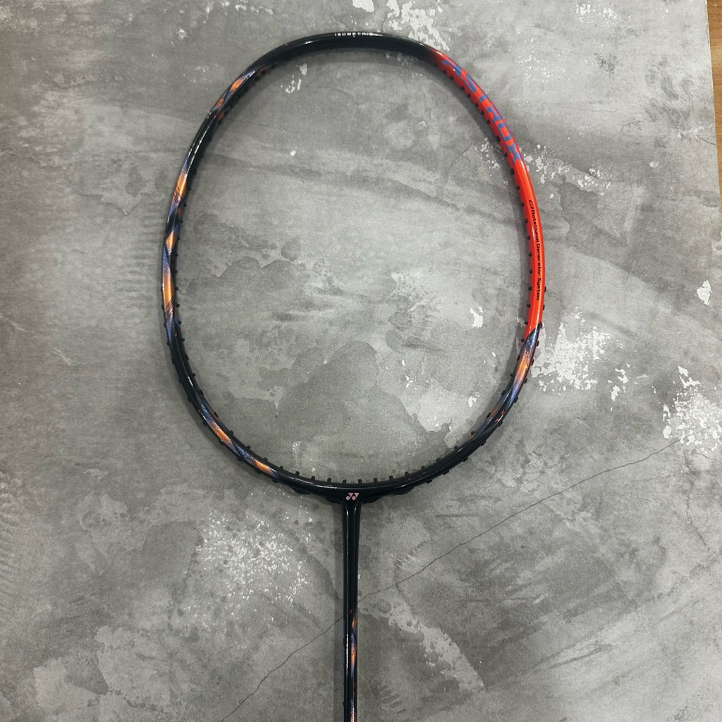 Raket Badminton Yonex  Astrox 77 Pro