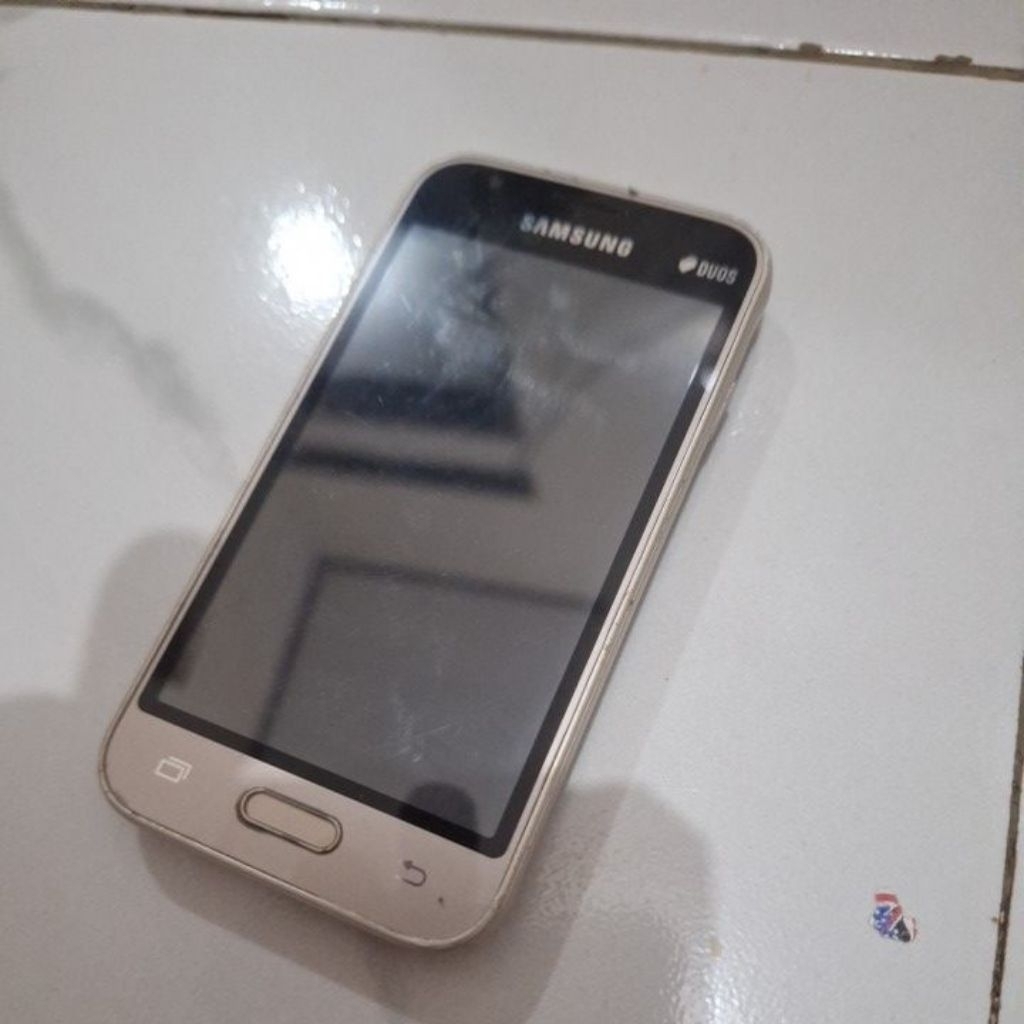 Hp Samsung j1 mini bekas