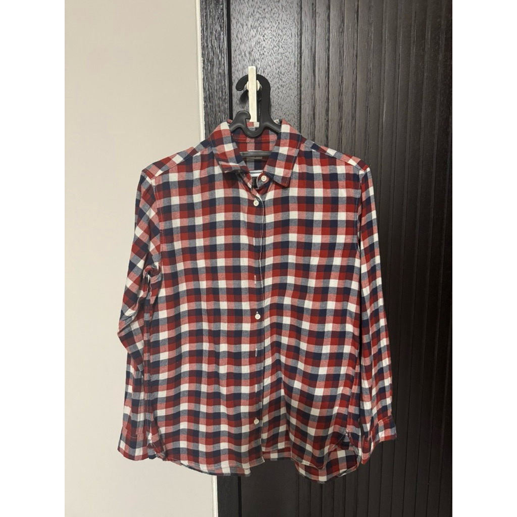 Kemeja Flannel Uniqlo Kotak-Kotak Merah Biru Putih Lengan Panjang Wanita Preloved Like New
