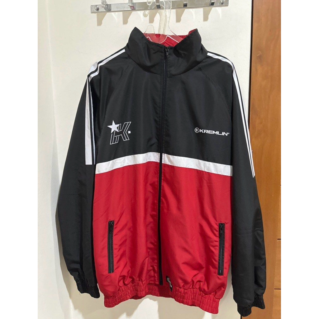 Kremlin hitam merah / red black XXL Jaket parasut