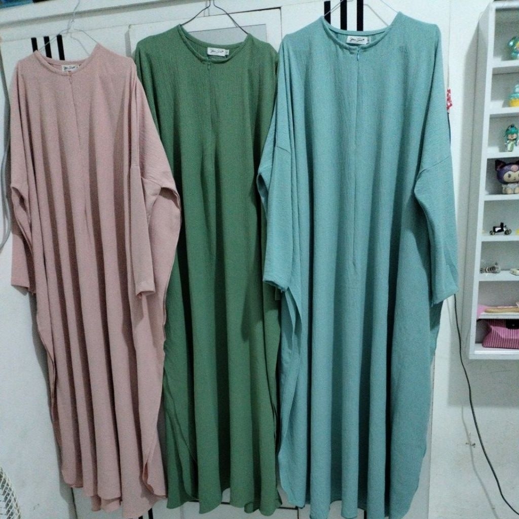preloved Arumi abaya Yoora sarah bahan crinkle size s