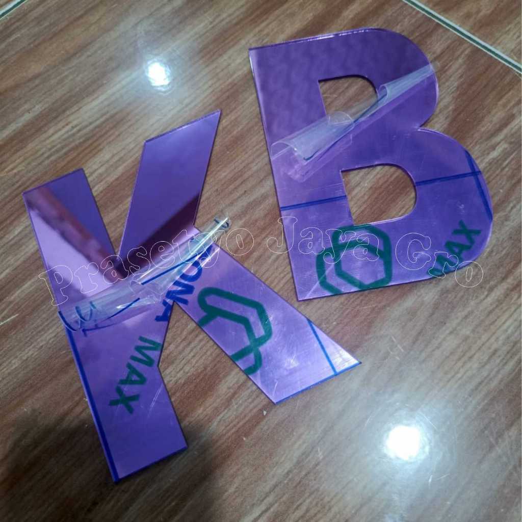 Huruf Timbul Akrilik Ekonomis Tinggi 15cm Dekorasi Huruf Timbul Akrilik Tebal 2mm Nama Toko
