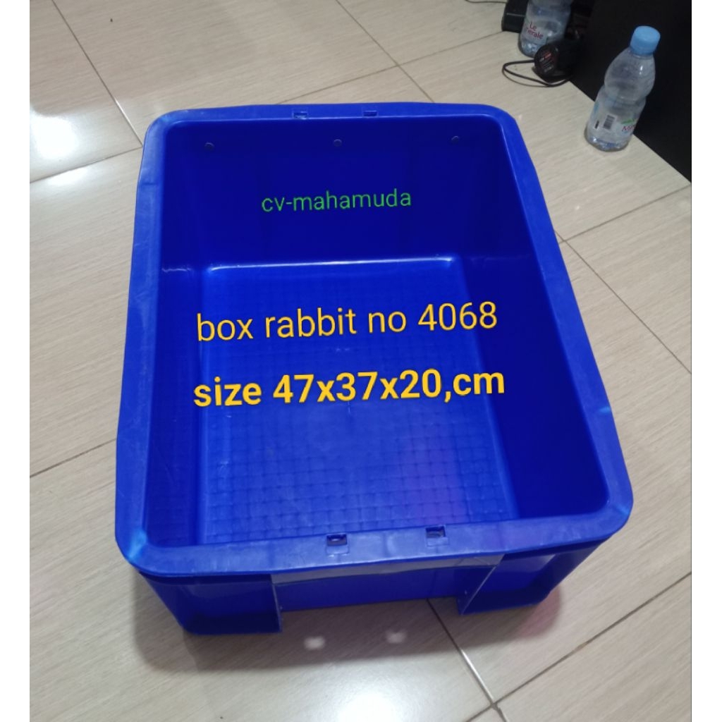box container Rabbit no 4068 size 47x37x20,cm bekas