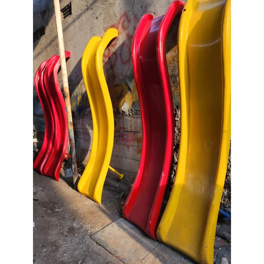 mainana anak fiber perosotan saja