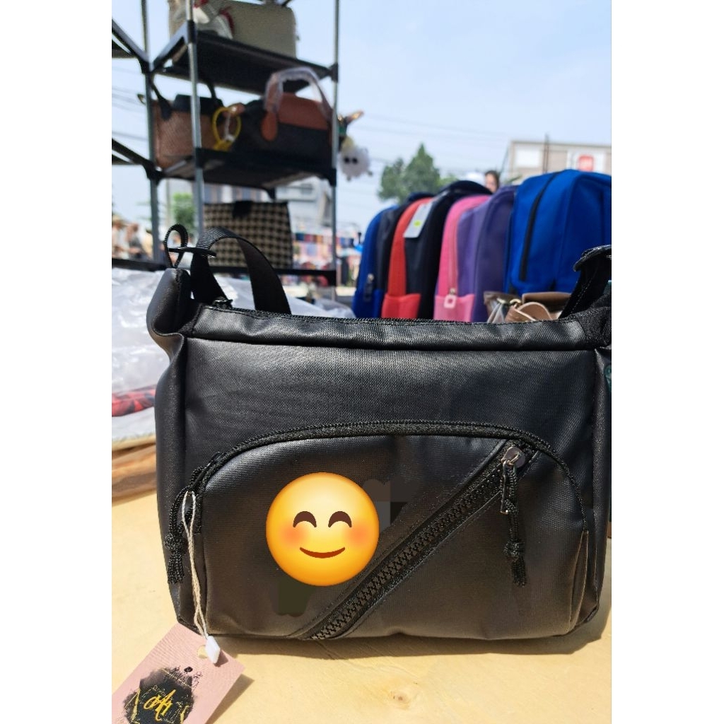 Sling Bag Anti Air dengan Resleting 4 kantong | Tas Selempang Pria Minimalis Urban