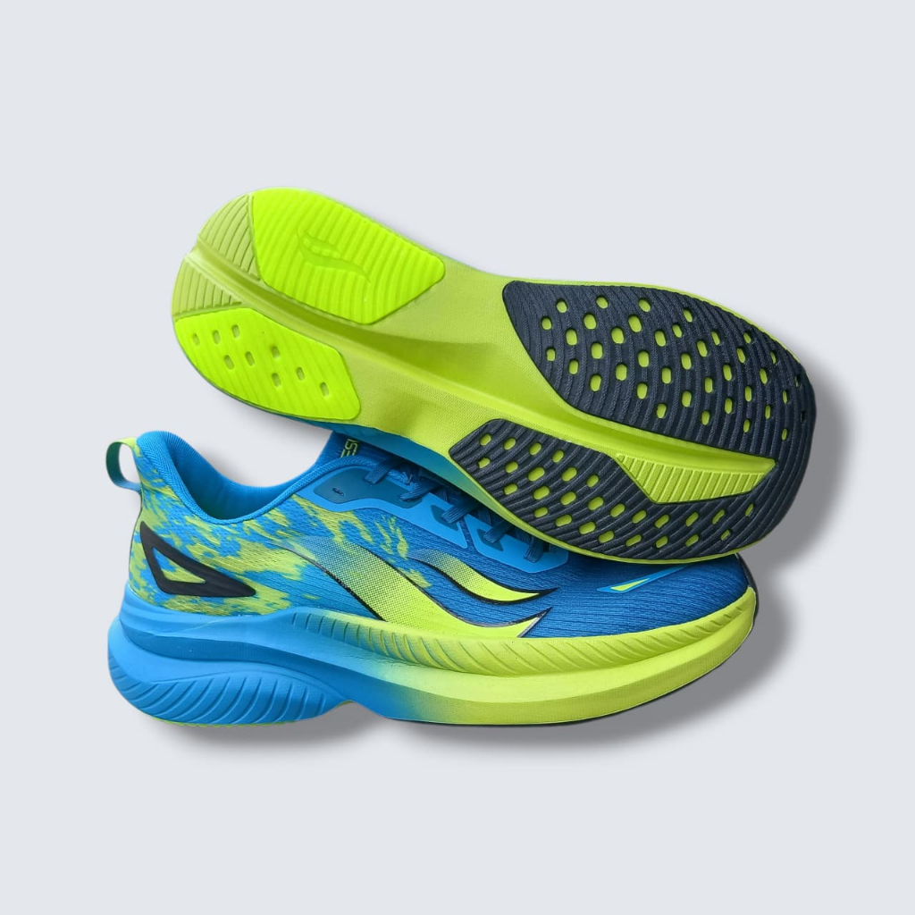 DESLE GALLANT SEPATU LARI