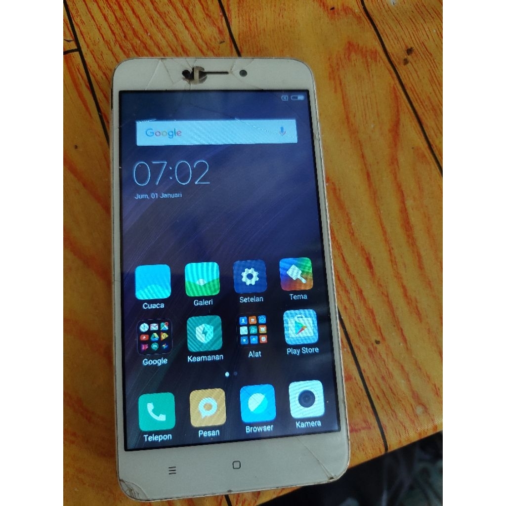 Xiaomi redmi 4x minus tc retak sentuh aman