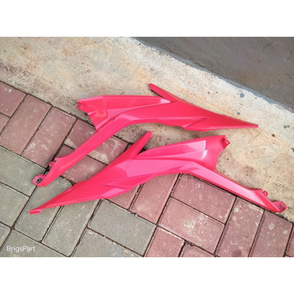 cover sambungan fairing bodi tengah kanan kiri honda cbr150r cbr 150r led facelift original
