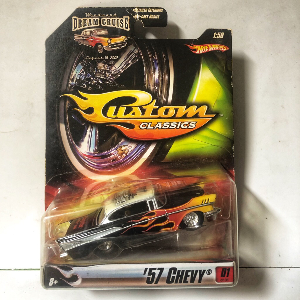 Hot Wheels Custom Classics 57 Chevy 1/50