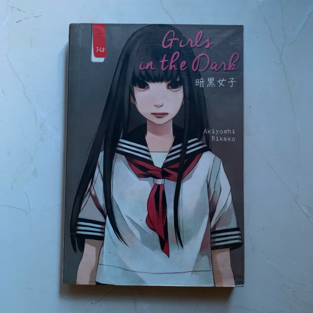 (Preloved) Girls in the Dark