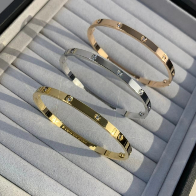 Gelang Fashion Wanita Terlaris Bahan Satainless Stell Antikarat Anti Luntur - Gelang Nagita Titanium