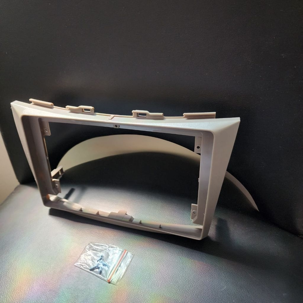 frame head unit android 9 inch mobil ertiga 2012-2017 free baut frame head unit