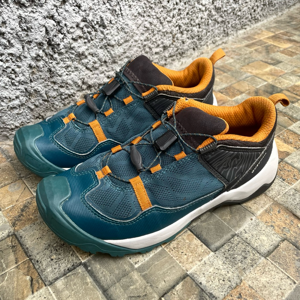 Sepatu Outdoor QUECHUA
