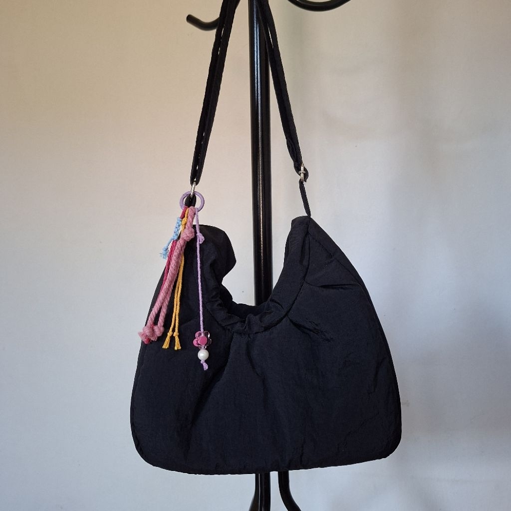 Puffy Bag Hitam - Preloved