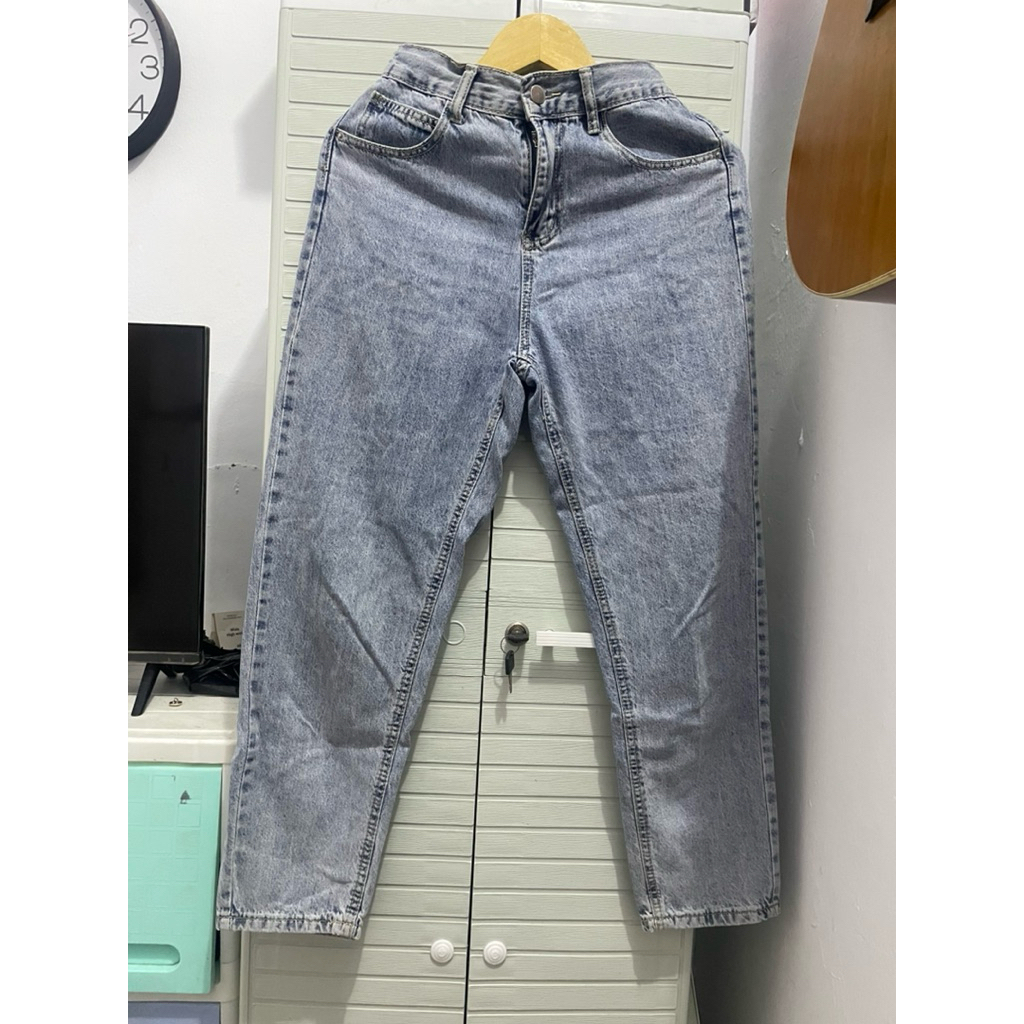 (Preloved) Jeans this is april
