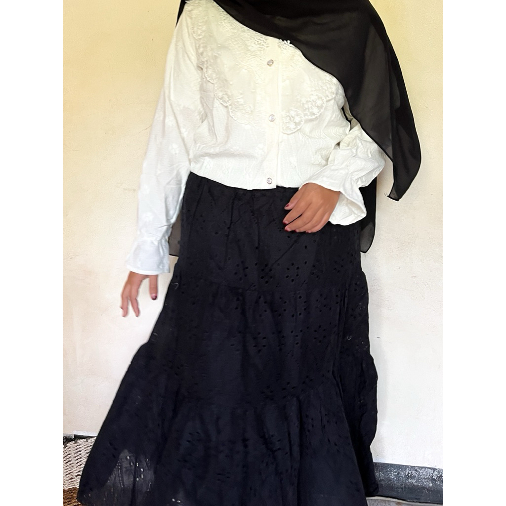 rok bordir import warna hitam