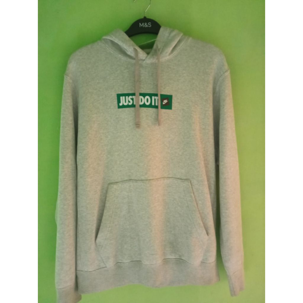 Hoodie Nike big logo belakang