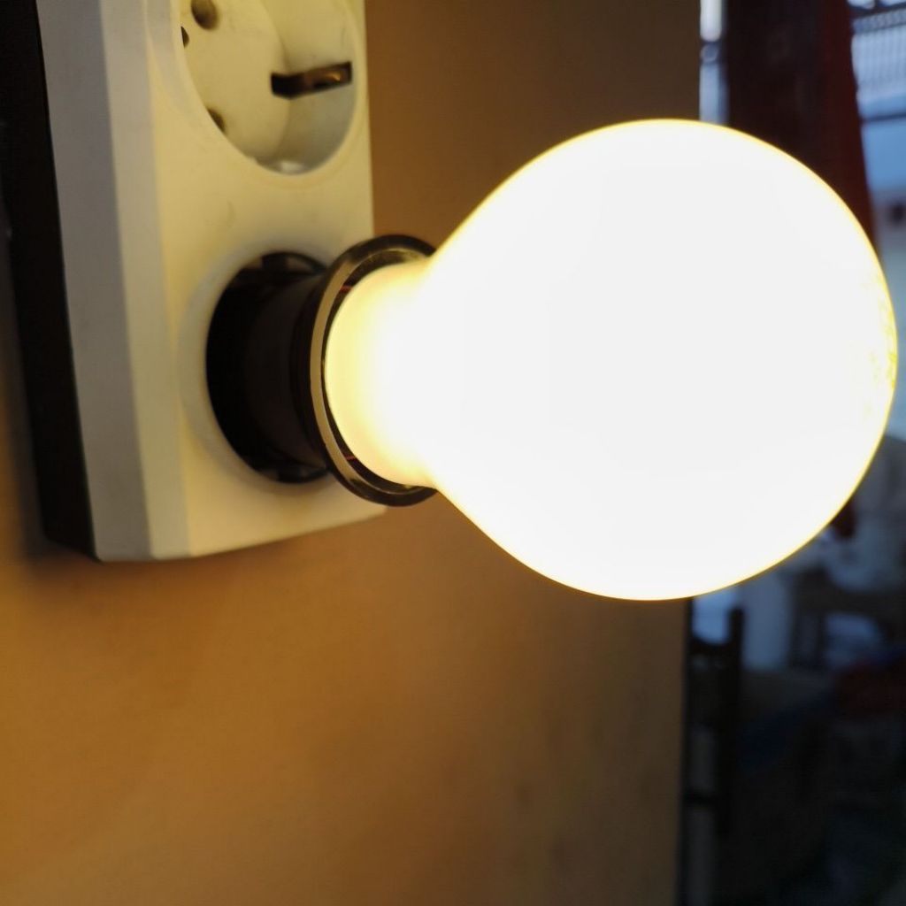 Bubblewrap 1 SET Colokan lampu tidur dop kuning + fitting lampu bohlam kuning susu bohlam tidur + fi