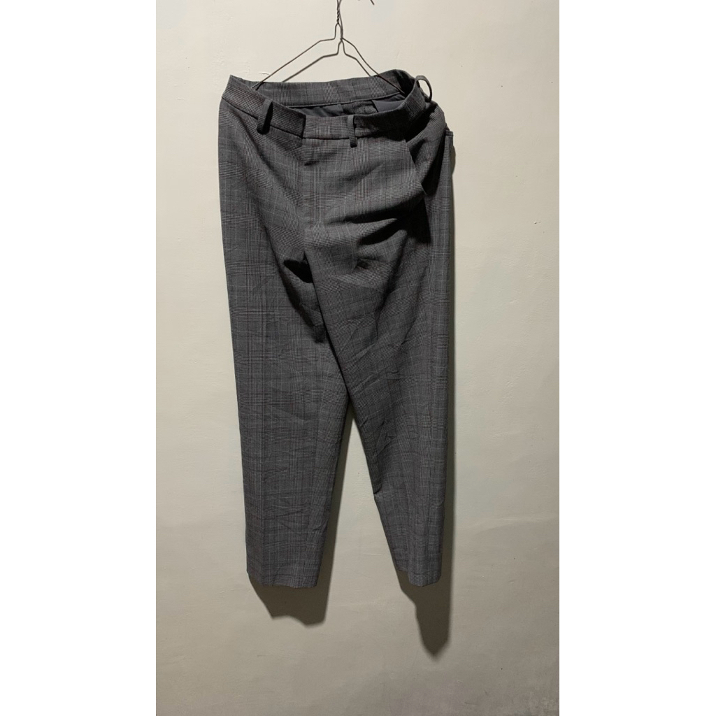 Celana Kain Uniqlo Abu Abu M