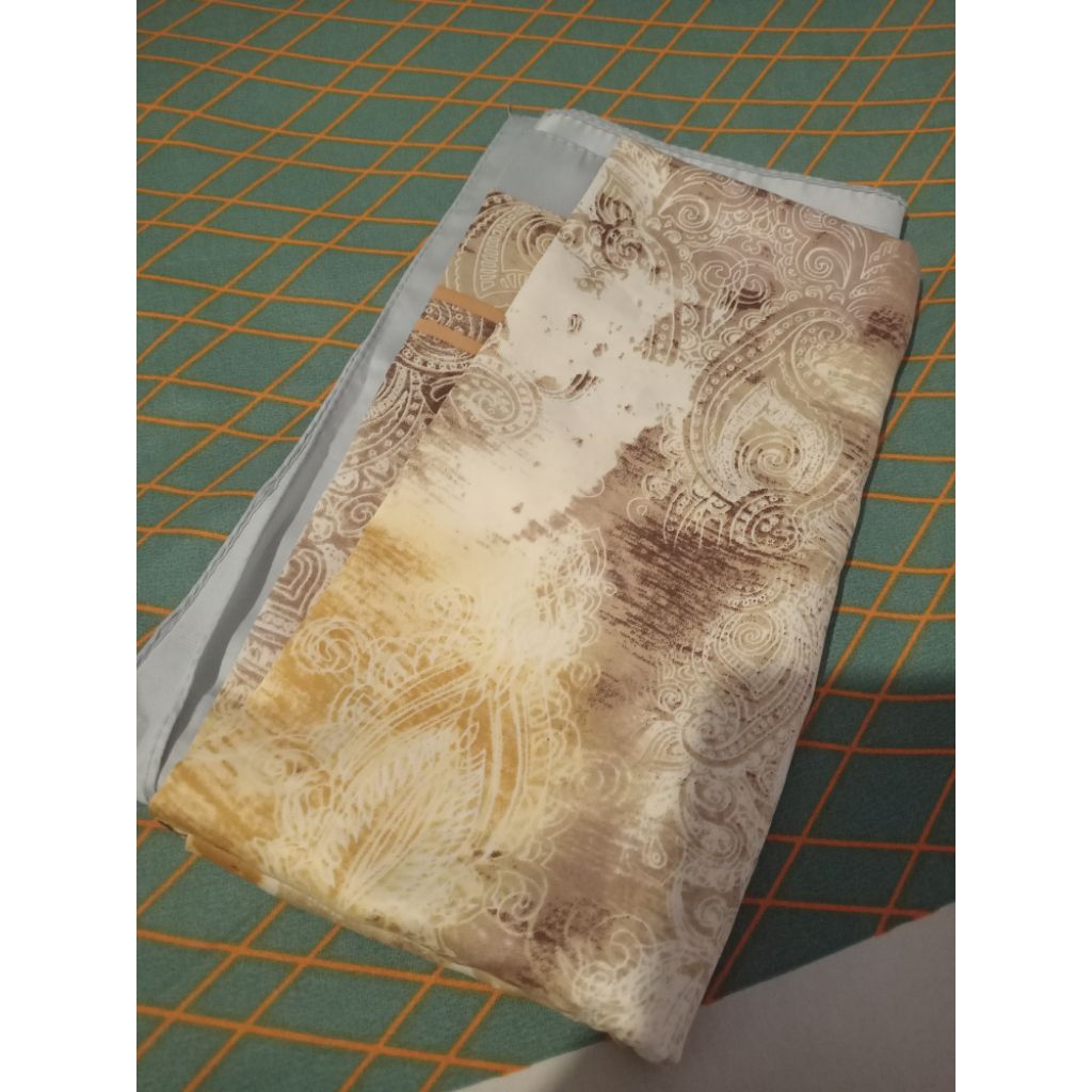 preloved hijab motif