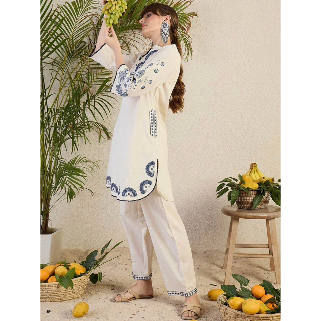 Tunik Bordir Indo Era dengan Koordinasi Celana