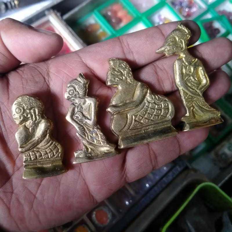 Koleksi Patung Tokoh Wayang Punokawan Bahan Kuningan