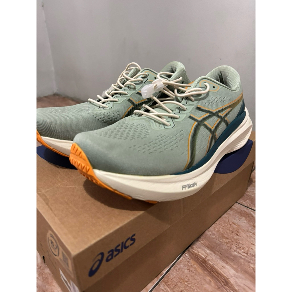 AsicSs Gel Kayano 30 US9 Dark Jade/Black Like New 60KM