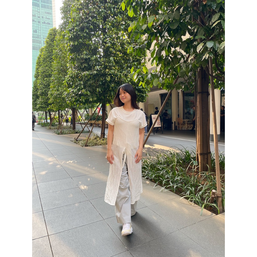 Nineties Studio - Set Tshirt & Outer Lace / Luaran renda / Tshirt putih / outer wanita / slit lace o