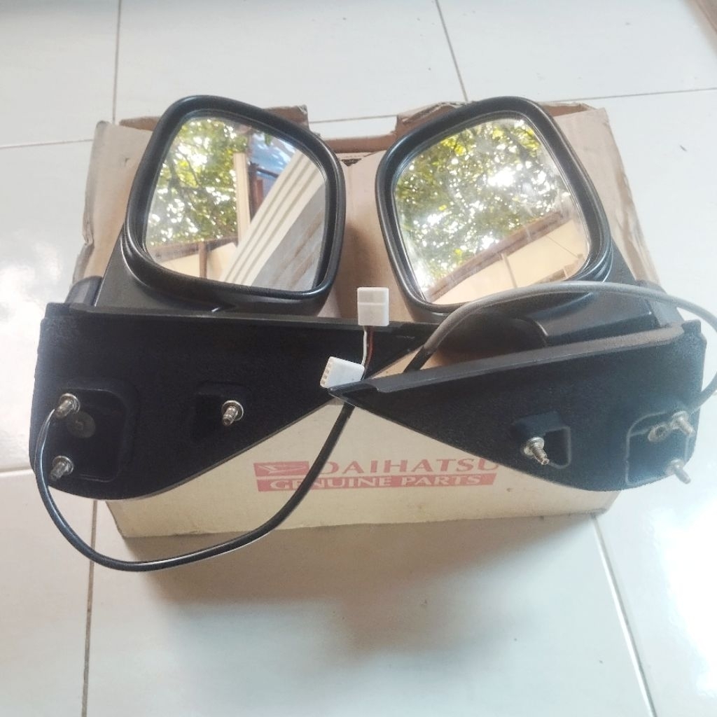 SPION ELEKTRIK KACA DAIHATSU TARUNA