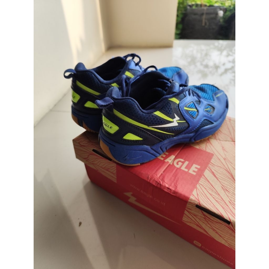 Sepatu Badminton Eagle size 36