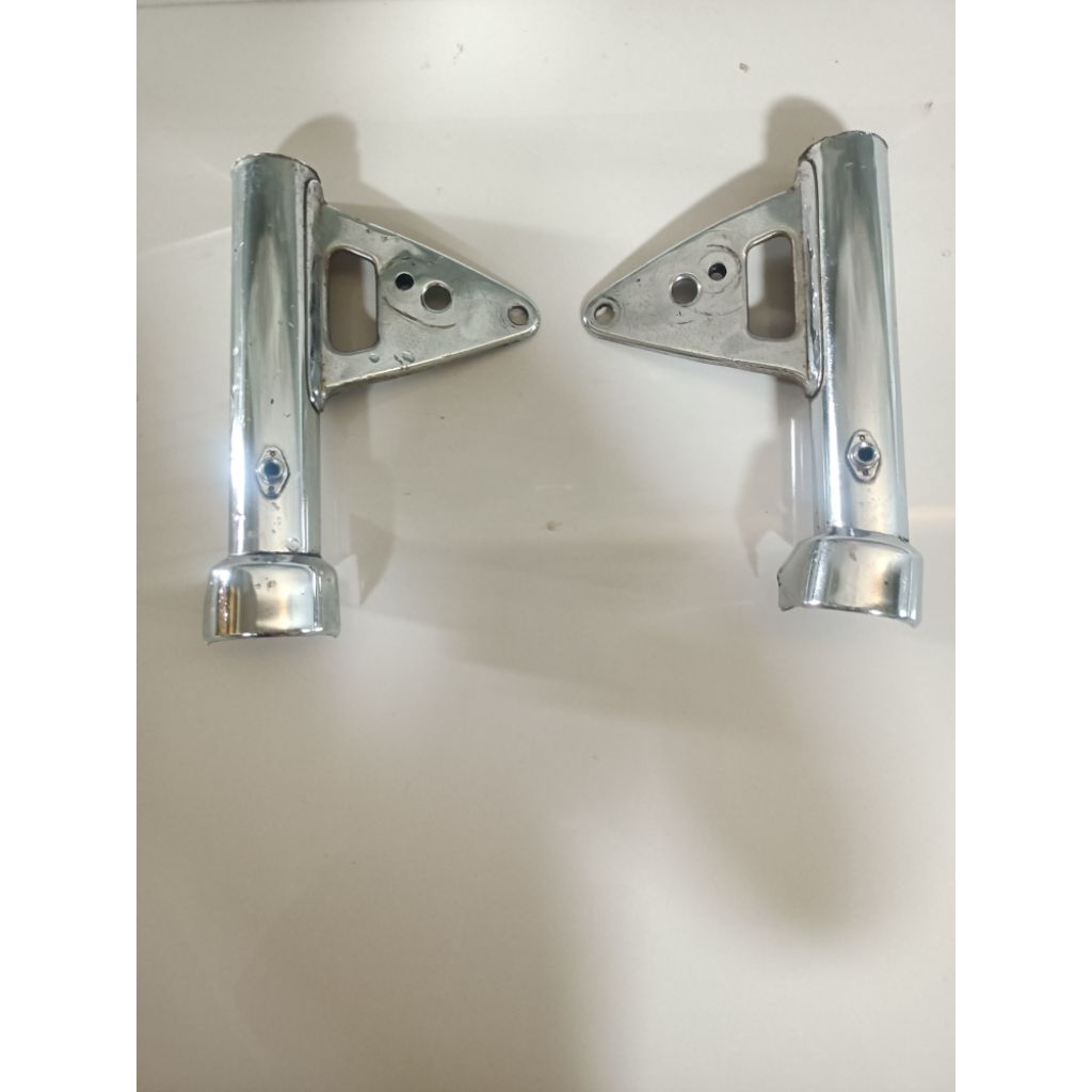 kupingan lampu gl 125 original/pangkon lampu gl 125 original