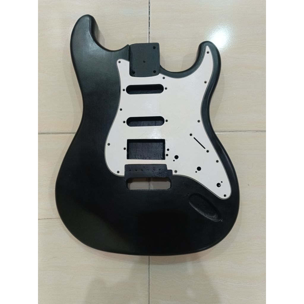 body gitar stratocaster second siap pakai