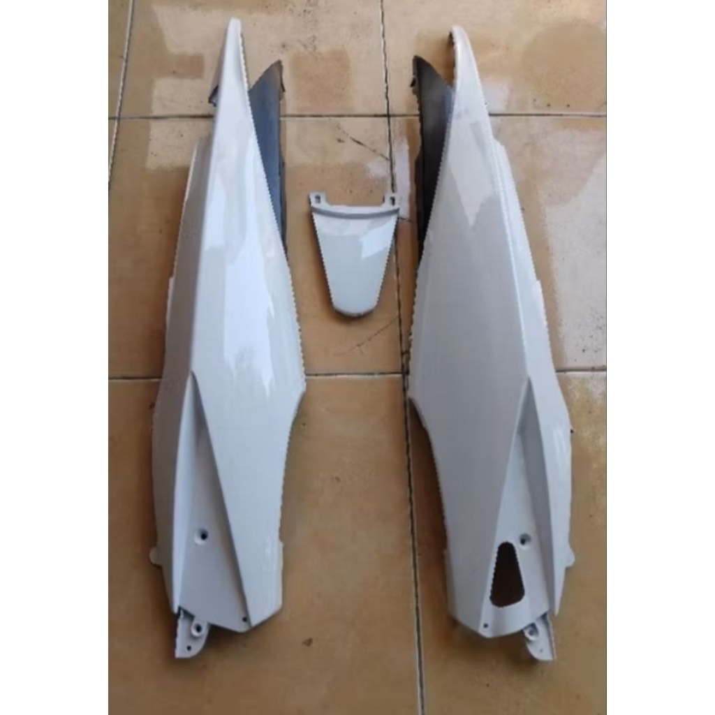 Cover body belakang motor Yamaha Jupiter MX Old MX Lama Warna PUTIH