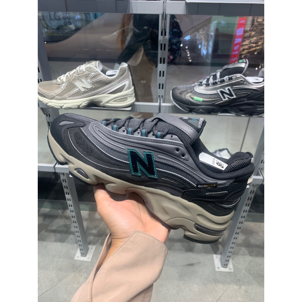 NEW BALANCE 1000