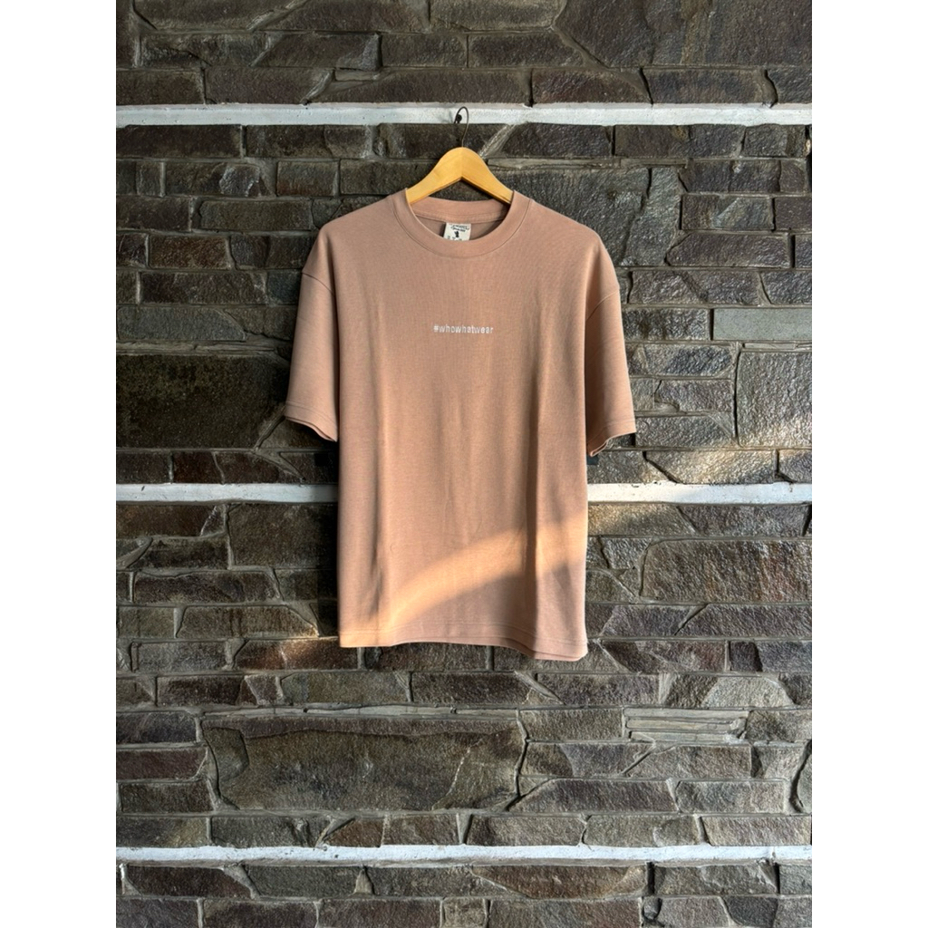 California WHO AU • "Whowhatwear" Embroidery Script Logo Oversized Tee / Kaos / Tshirt Like Uniqlo A