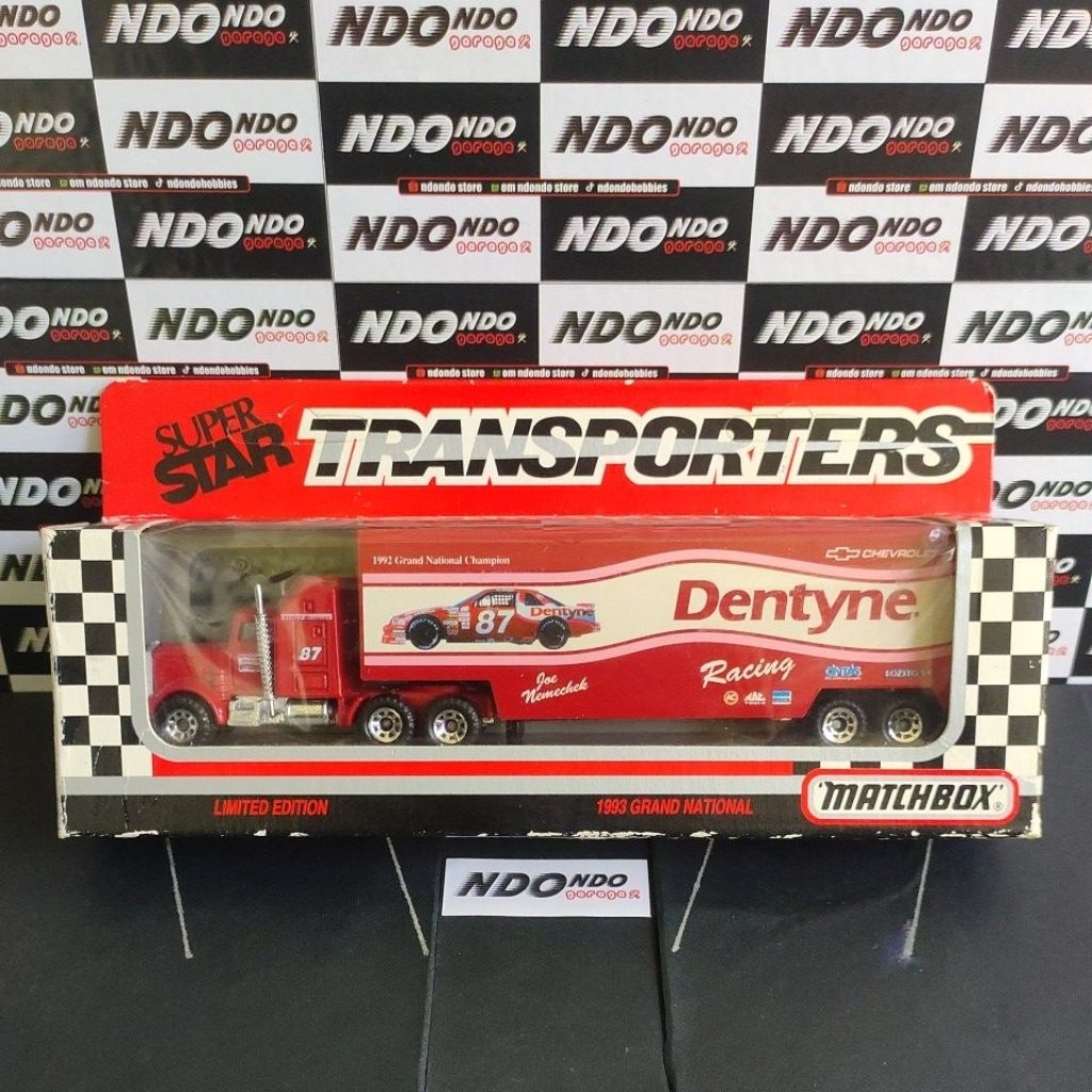 Matchbox Super Star Transporters Nascar Dentyne Racing Team #87 Joe Nemechek