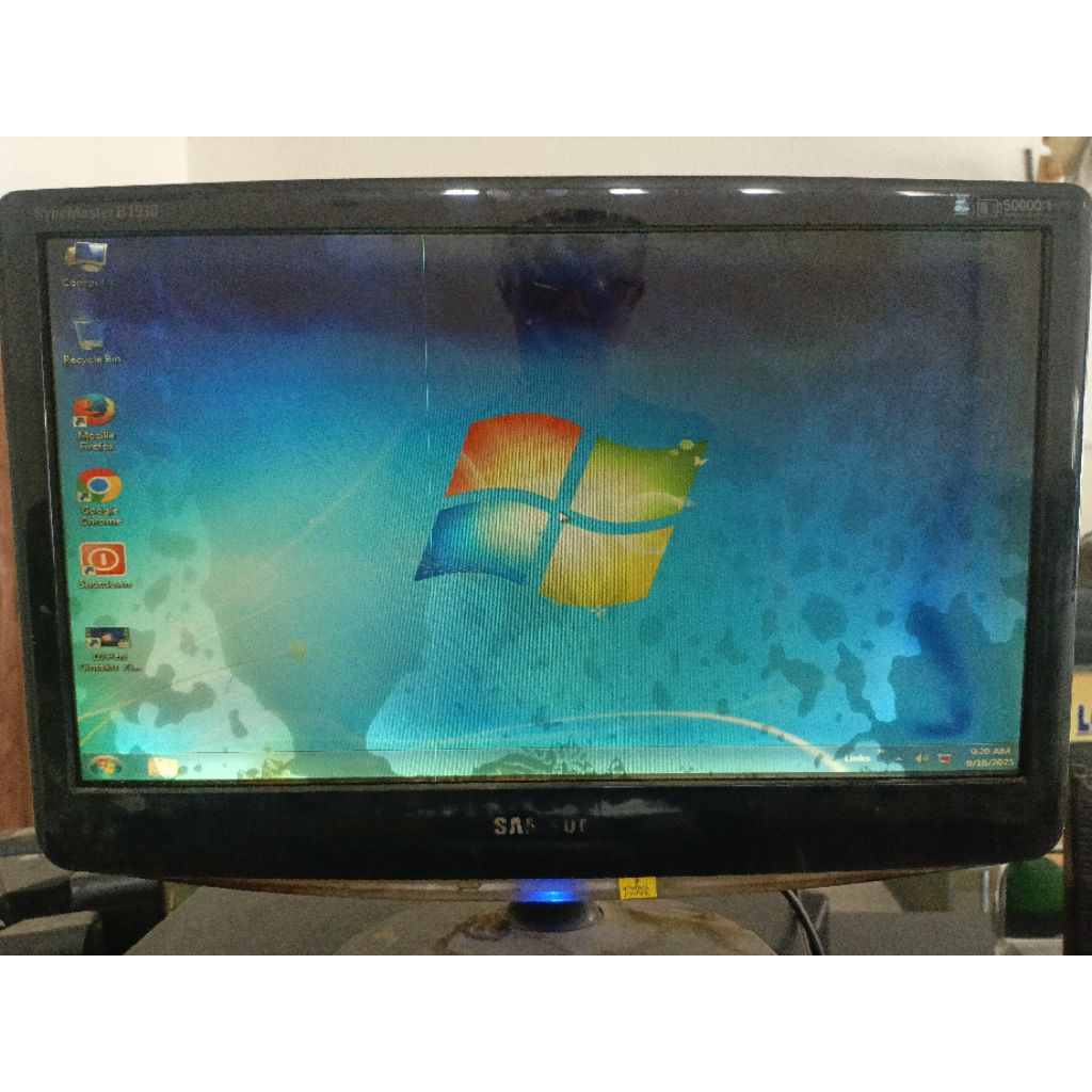 Monitor Samsung 19inch second (agak buram)