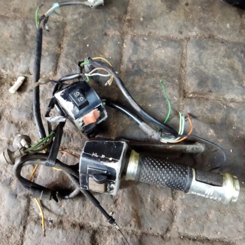 Holder Set Kanan Kiri Honda Astrea Grand Original Motor