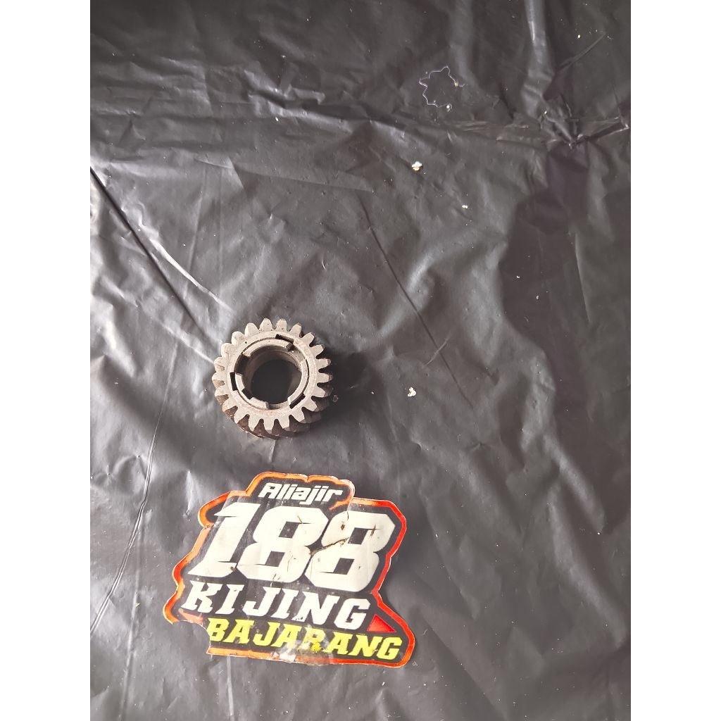 gigi sconder/ gigi raon suzuki Rk cool