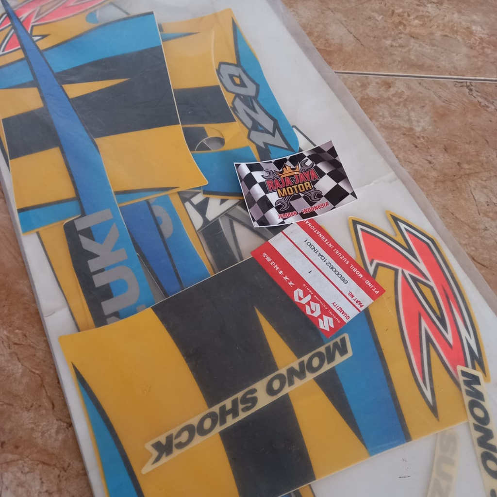 Striping sticker list tempelan fullset kuning hitam suzuki satria 2 tak 2tak 2t hiu lscm malaysia or