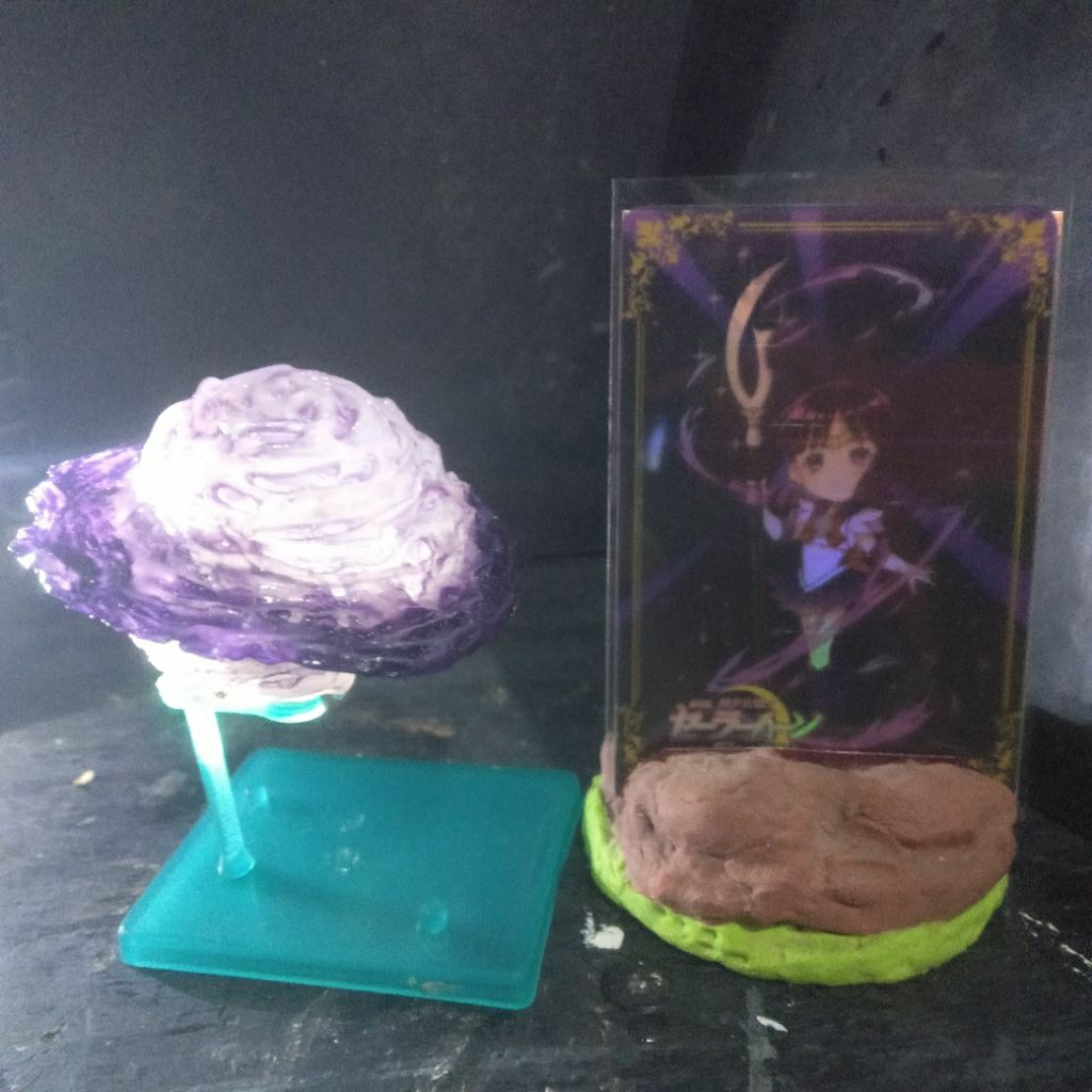 bola aura figure ungu