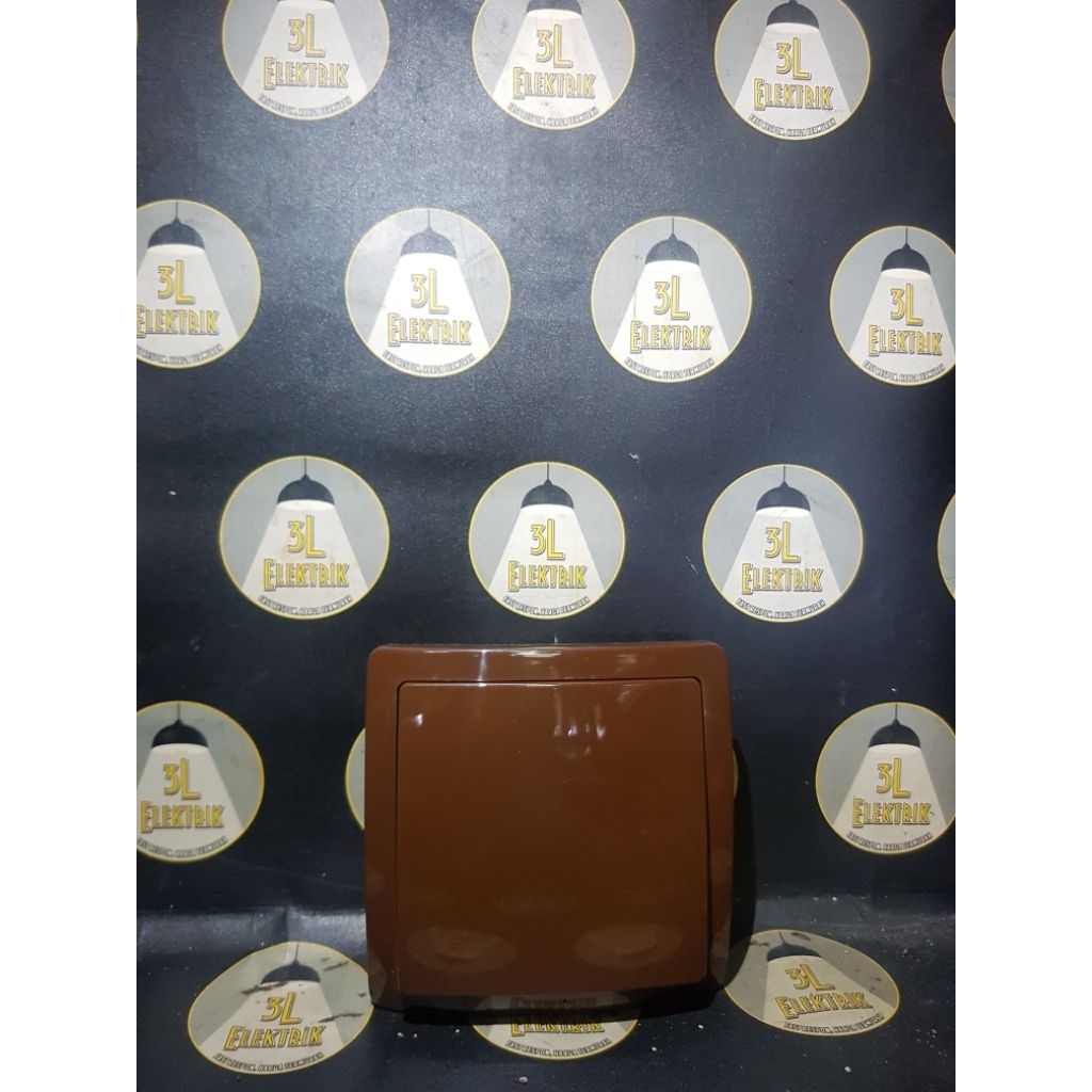 Saklar dinding IB engkel