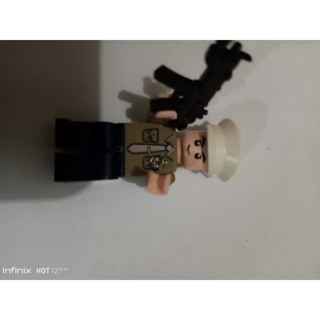 Brick mainan karakter tentara