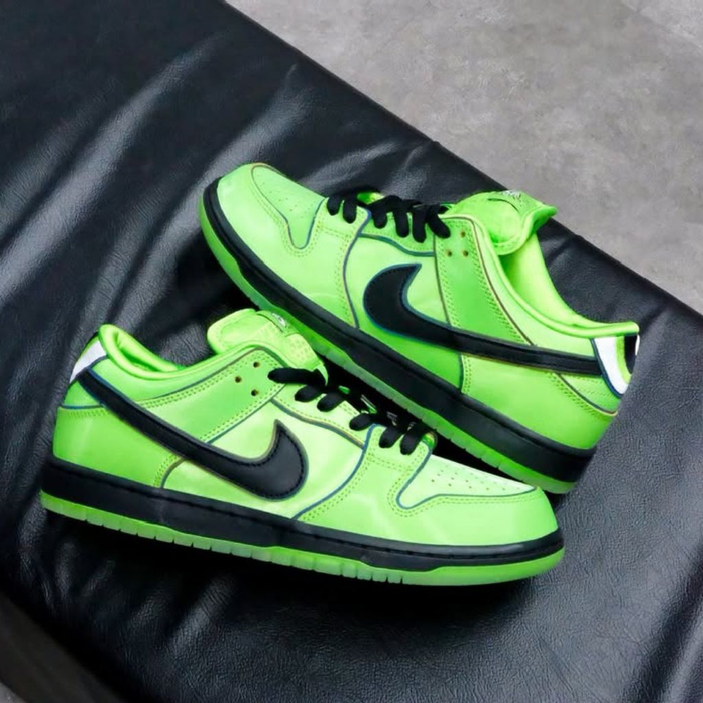 SB DUNK LOW PRO X POWERPUFF GIRL BUTTERCUP SNEAKERS