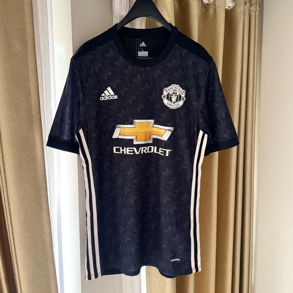 Mu away 2017/2018 player issue