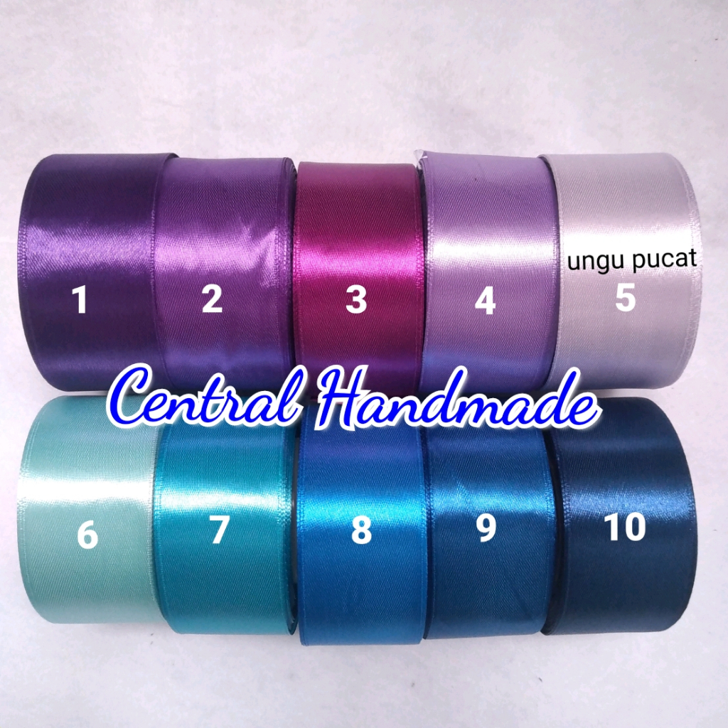 

Pita Satin 4cm / 1.5 inch per Roll