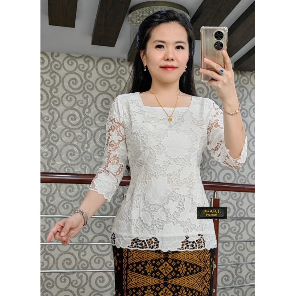 Blus Katun Bordir Bunga