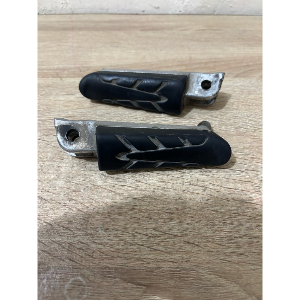 pijakan foot step depan 2nd ori cbr150 facelift I cbr150 k45r k45n k45g